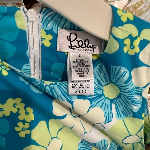 Girls Lilly Pulitzer Shift Dress - Picture 2 of 3